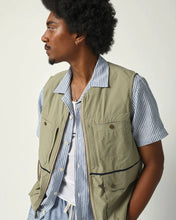 Load image into Gallery viewer, Poplin Utility Vest in Olive
