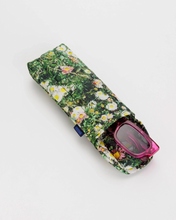 Load image into Gallery viewer, Daisy Puffy Glasses Sleeve
