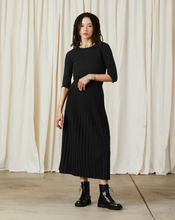 Load image into Gallery viewer, Pleated Knit Midi Skirt
