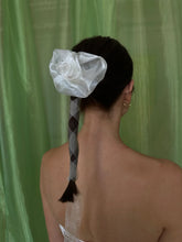 Load image into Gallery viewer, Camelia Ribbon Tie in Ivory
