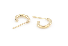 Load image into Gallery viewer, Oval Hugger Studs in Gold
