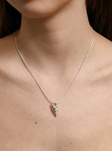 Load image into Gallery viewer, Halle Necklace in Silver
