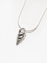 Load image into Gallery viewer, Halle Necklace in Silver
